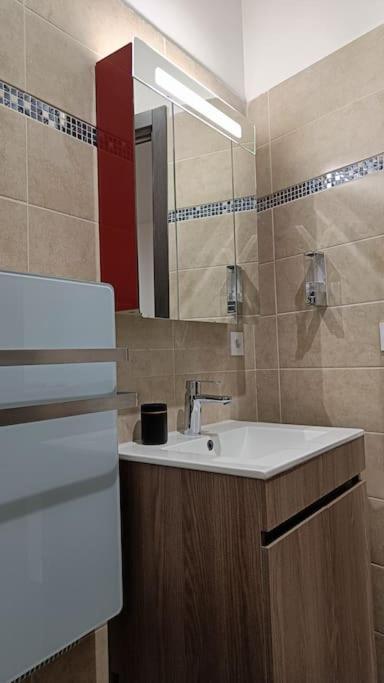 Appartement Confort Equipe Au Coeur De Безьє Екстер'єр фото
