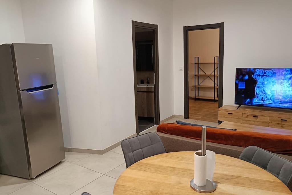 Appartement Confort Equipe Au Coeur De Безьє Екстер'єр фото